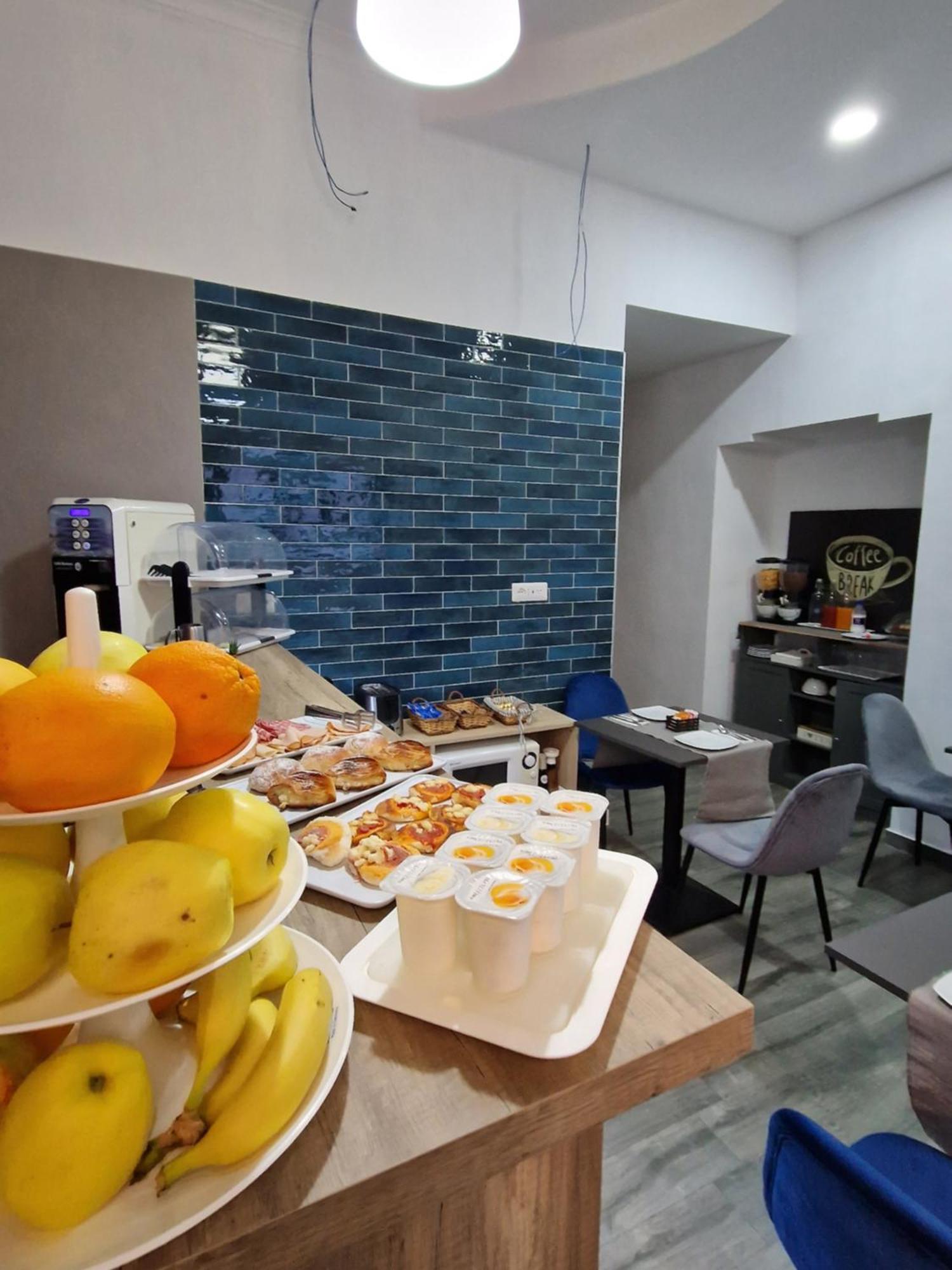 B&B City Center Napoli Bagian luar foto