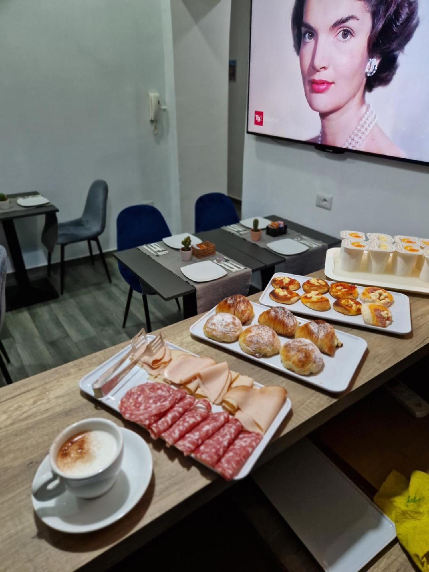 B&B City Center Napoli Bagian luar foto